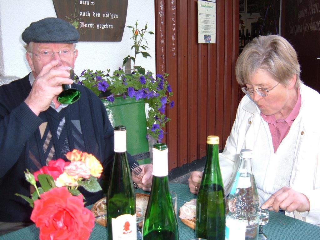 Villa Kleines Winzerhäuschen Bremm Zimmer foto